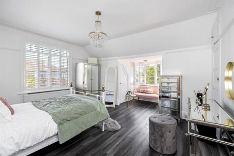 St Valerie Road, 19-007.jpg