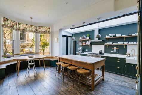 Beautifully renovated four bedroom Victorian terrace in Kingsdown. With an extended modern kitchen, loft suite, private garden and thoughtfully updated period features throughout.