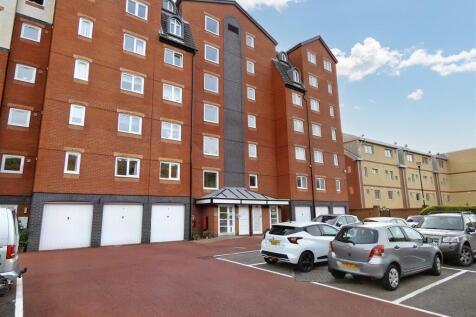 119 Dolphin Quay ext.JPG
