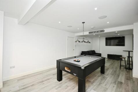 Bar/Games Room