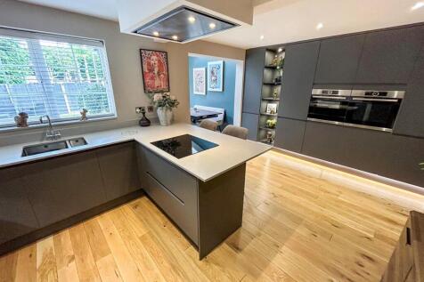 Kitchen/ Breakfast Room