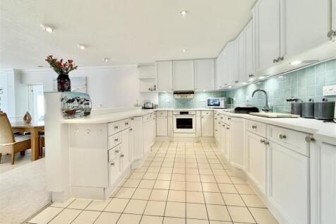 Kitchen.JPG