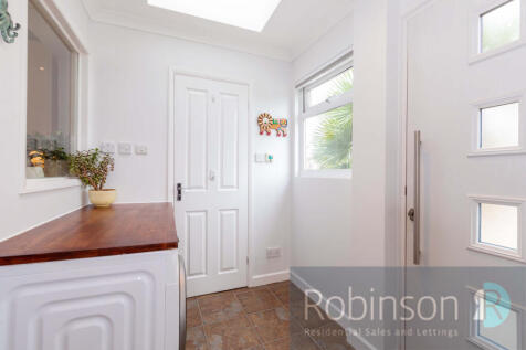 38 Lambourne Drive-8
