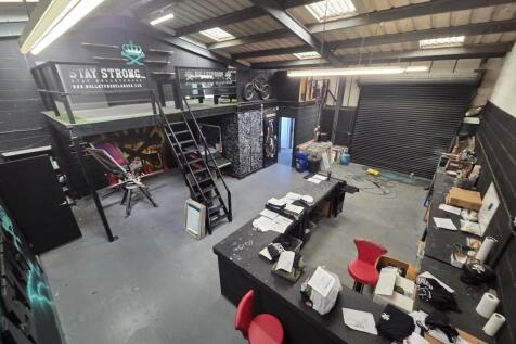 WhatsApp Image 20251001 at 124433_9ce58b35.jpg