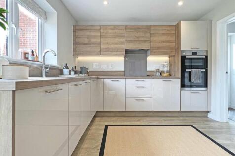 Kitchen b.jpg