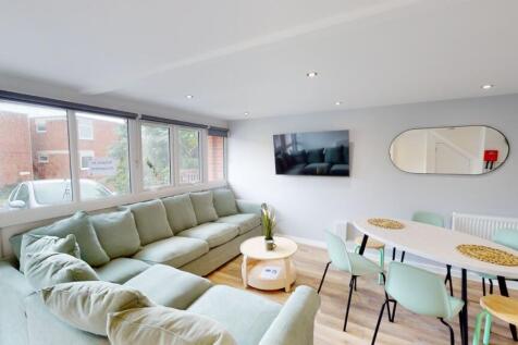 6 Bedroom House in EX4 5EH