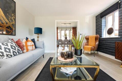 Connecting doors through to the kitchen