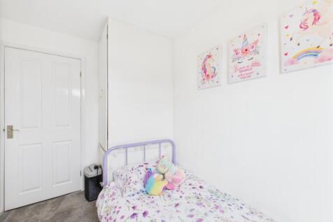 CAM03729G0-PR0064-STILL043