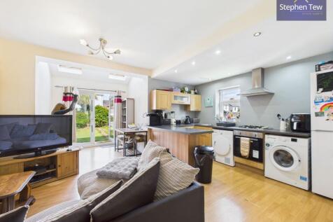 Living / Dining Kitcheb