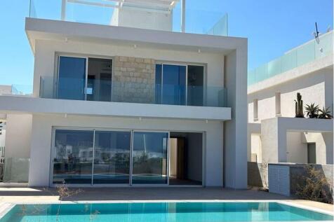 Villa 2 with...