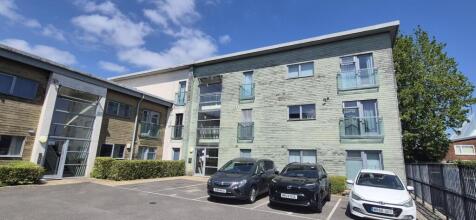 EXCEPTIONAL 1 BED FIRST FLOOR APARTMENT
STYLISHLY PRESENTED
GENEROUS ROOM SIZES
OPEN PLAN LIVING AND KITCHEN
DOUBLE BEDROOM
LARGE BATHROOM
MODERN ELECTRIC HEATING
SECURE ENTRY
CLOSE TO SHOPS AND TRANS