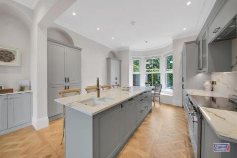 6 Bed, End Terrace, Silsden