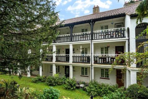 Drummond Gardens Christ Church Mount, KT19 8RP