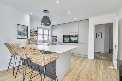 1349323-41-68befc...