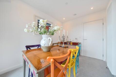 1324772-18-6876d8...