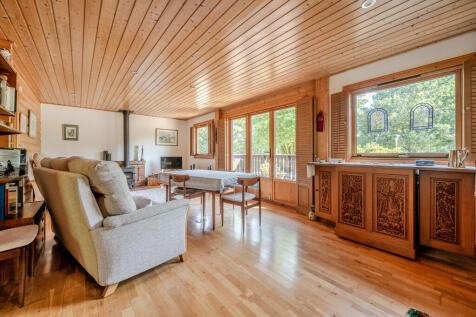 Sitting Room/Dining Room