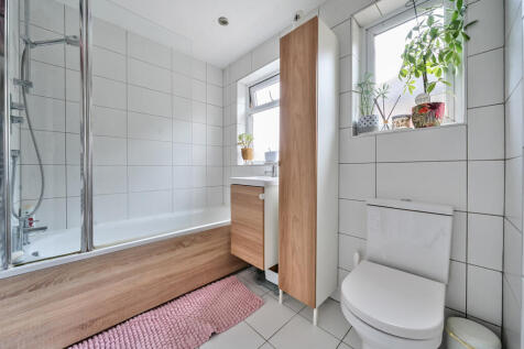 1297553-9-682f2df...