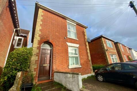 4 Bedroom House in SO14 6TR