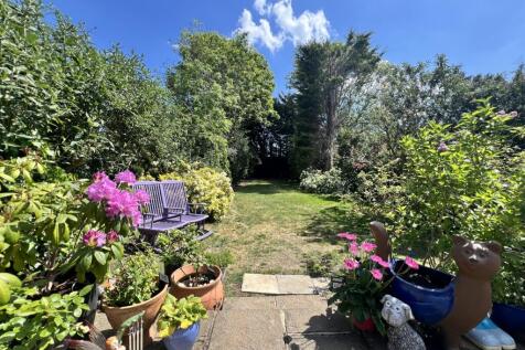 Presented by Clinton at EweMove Bexleyheath and Da