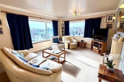 DOUBLE ASPECT LOUNGE