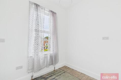 CAM05075G0-PR0133-STILL007.jpg