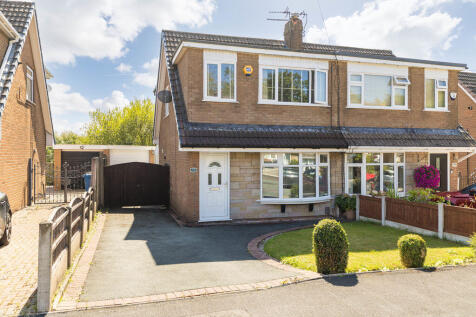 3 Bedroom Semi-Detached in WN6 0QW