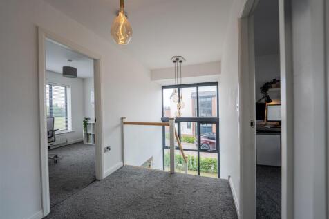 Upstairs Hallway 2.jpg