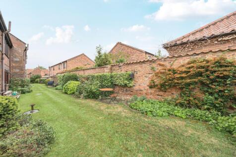 COMMUNAL GARDENS.jpg