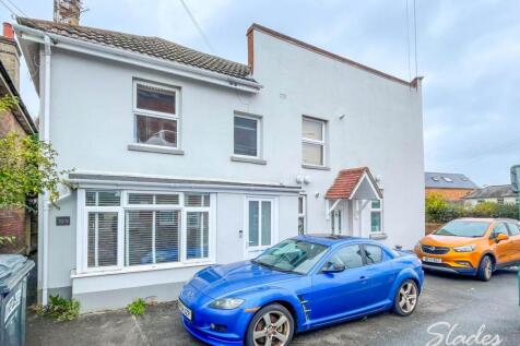 1 Bedroom Flat in BH5 2AY
