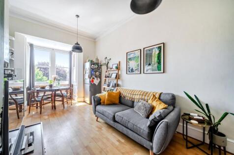 Sitting/Dining Room