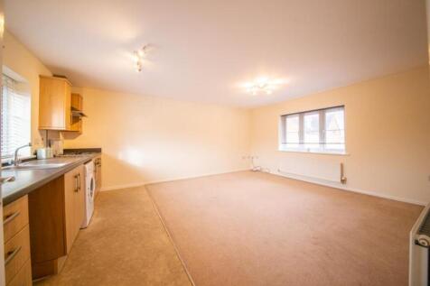 OPEN-PLAN KITCHEN/DINER/LIVING ROOM