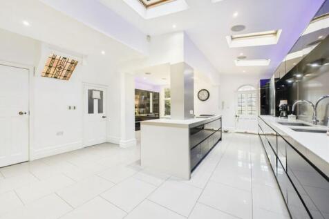 Family Dining Kitchen