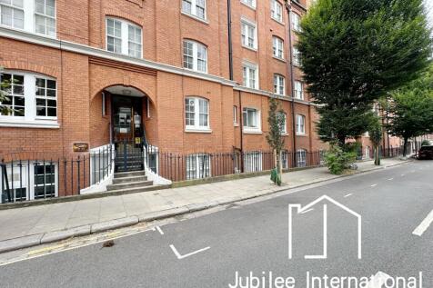 Situated in the heart of Bloomsbury, this beautifully presented one-bedroom apartment is set within the sought-after Rashleigh House, offering the perfect combination of comfort, convenience and Centr