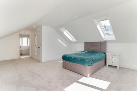 Master Bedroom - B.jpg