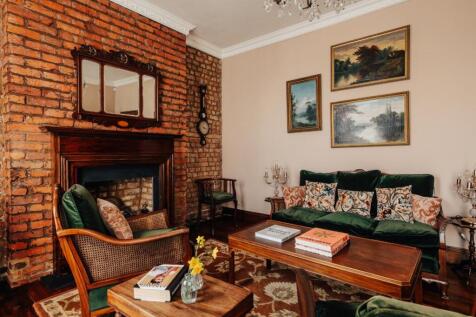 Living Room Image 1