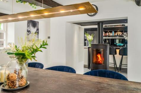 Dining room/kitchen