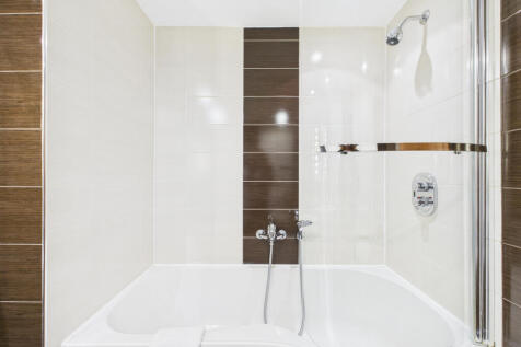 CAM03481G0-PR0114-STILL006