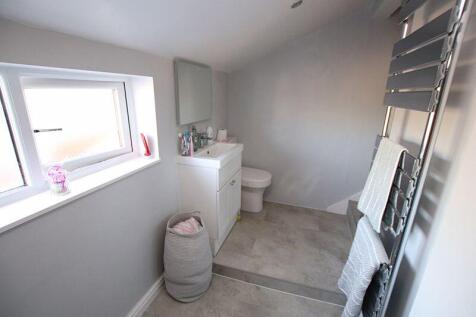 Shower room photo 2