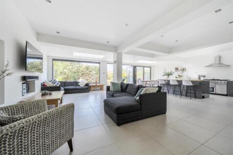 living room kitchen 4.jpg