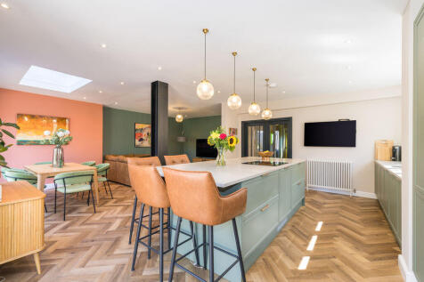 Kitchen Family Room