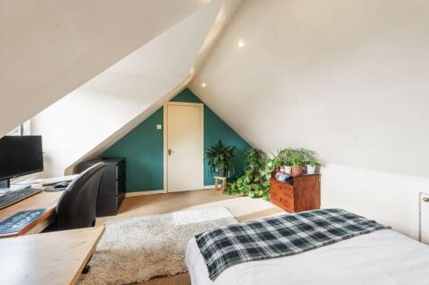 3 bed, 2 bath Flat in Leeds - Photo 17