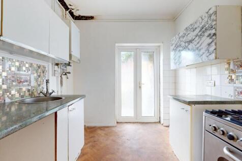 6 Winchcombe Road, Eastbourne, East Sussex, BN22 8DE