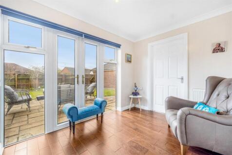 28 Ashton Hall Drive (Wyberton)-17.jpg