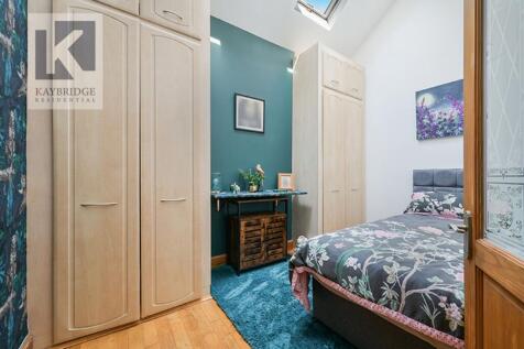 The Warren, Worcester Park - KT4 7DL