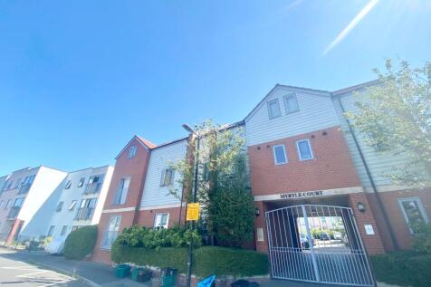Ground floor apartment offering stylish, low maintenance living just moments from the vibrant cafés, restaurants and independent shops of North Street, close to Bristol City Centre and Wapping Wharf.