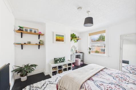 CAM02313G0-PR0087-STILL009