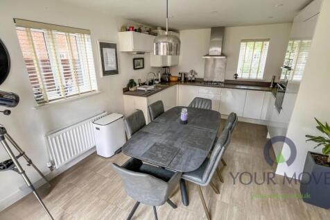 Kitchen/Breakfast Rm