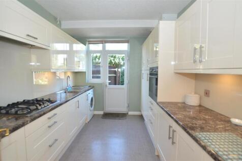 98 Ryecroft Avenue kit a.JPG
