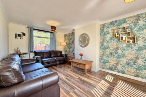 Larch Terrace, Beith Lounge