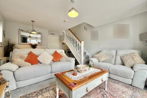 LIVING ROOM DINER